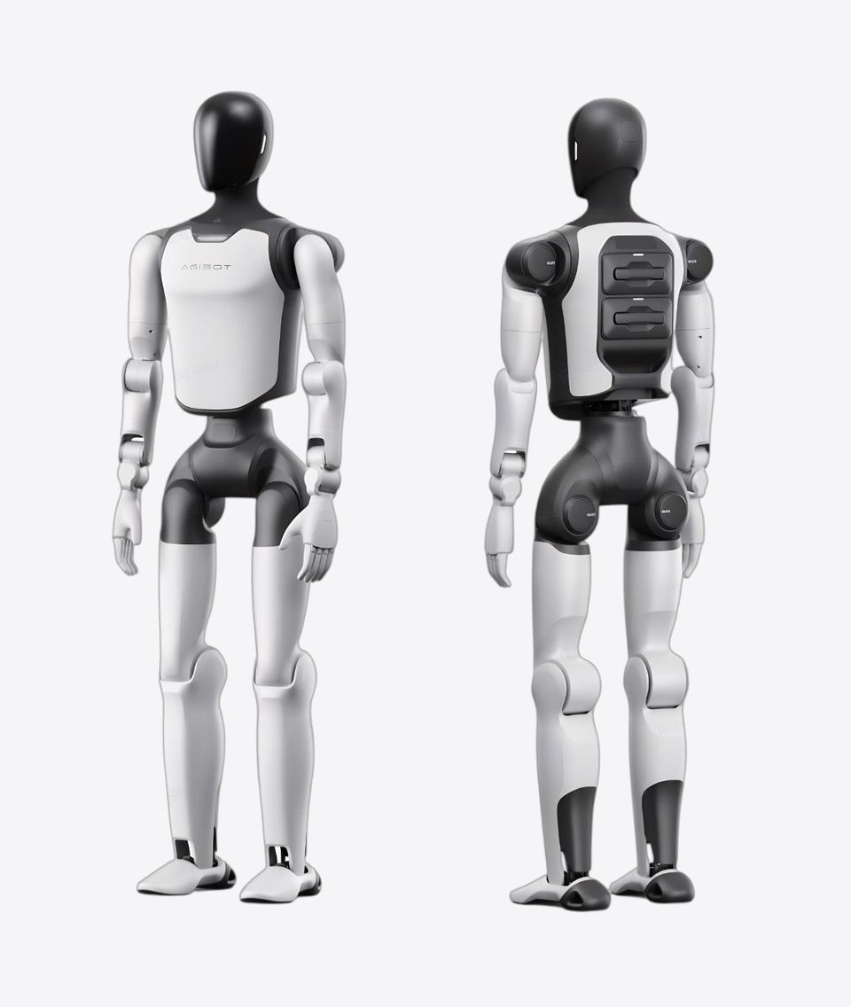 Humanoidní robot AgiBot A3 v celé postavě zepředu a zezadu